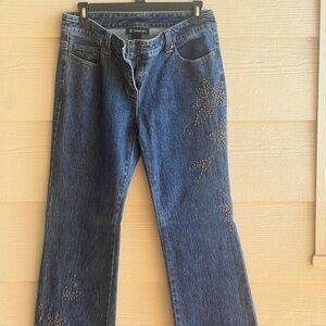 INC INTERNATIONAL DENIM JEANS SIZE 6 EMBELLISHED FLORAL STUD DESIGN ON LEGS